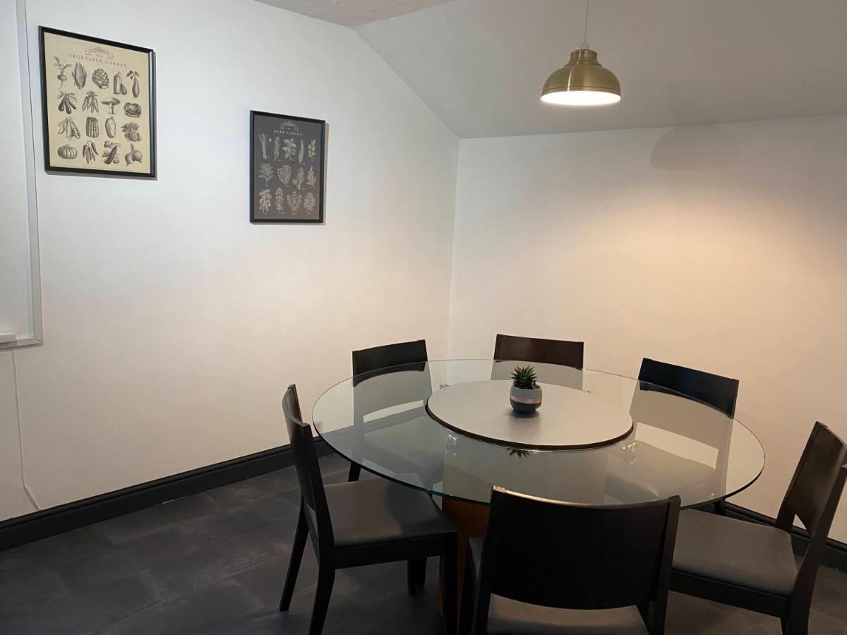 Gorgeous Town Center 3 Bedroom Self Contained Apartment For 1-5 People Harrogate Exteriör bild